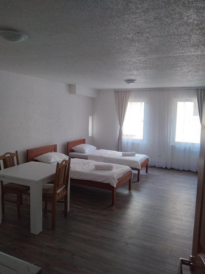 Guest House Erdan Plav Esterno foto