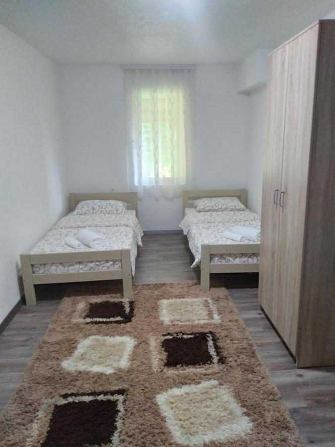 Guest House Erdan Plav Esterno foto