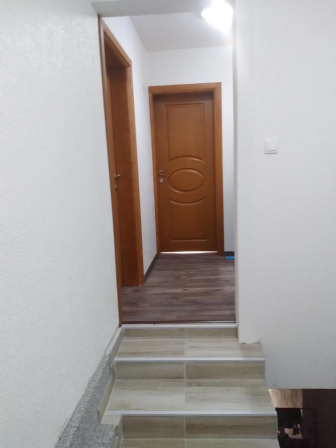 Guest House Erdan Plav Esterno foto